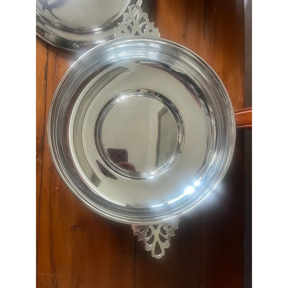 Vintage Reed and Barton, silver plated 2 QT Casserole Dish W/ PYREX glass insert